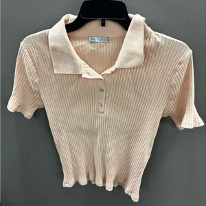 Zara Women's Ribbed Button Down Shirt in Light Peach